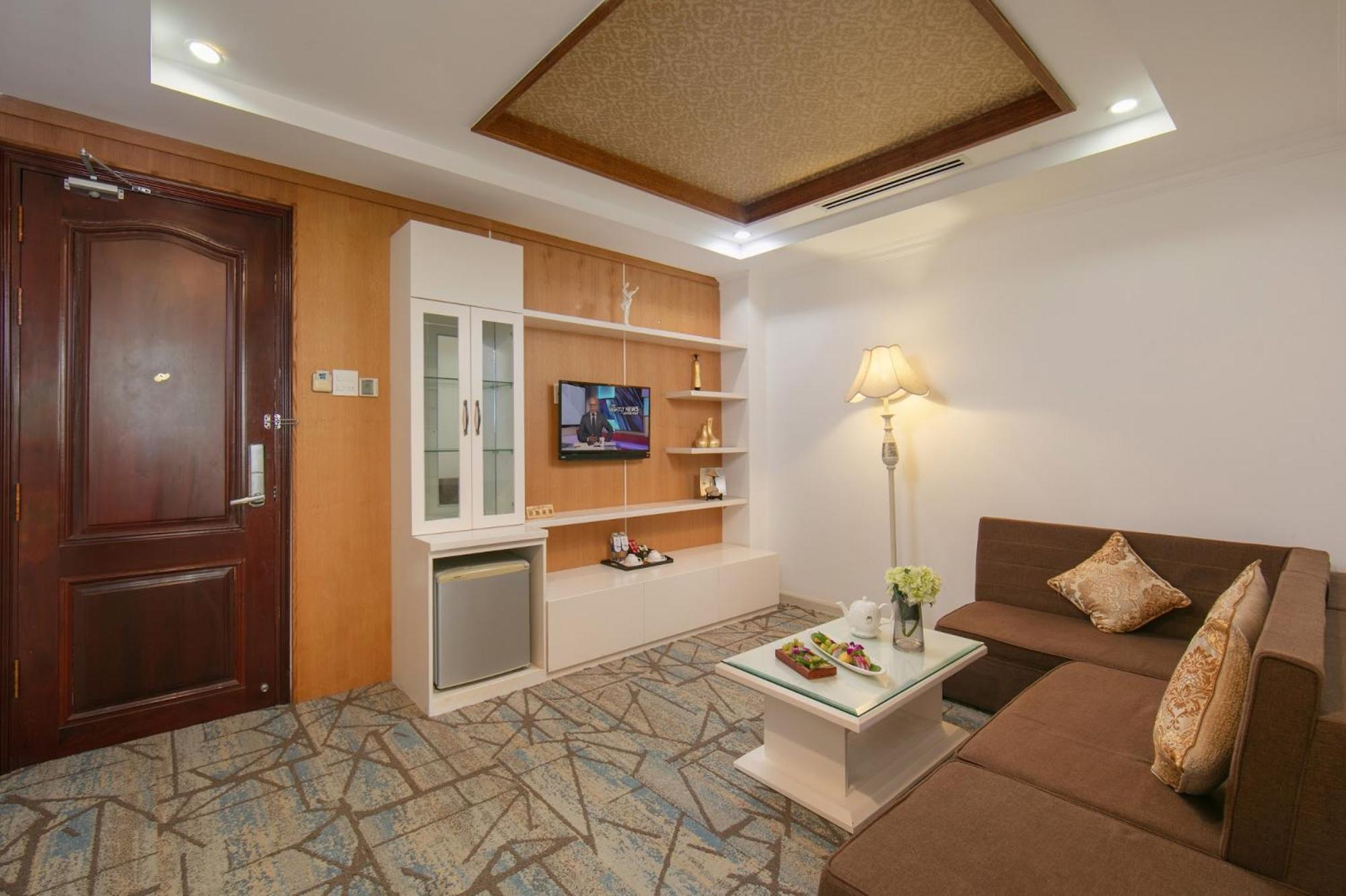 Nesta Hotel Кан То Екстериор снимка
