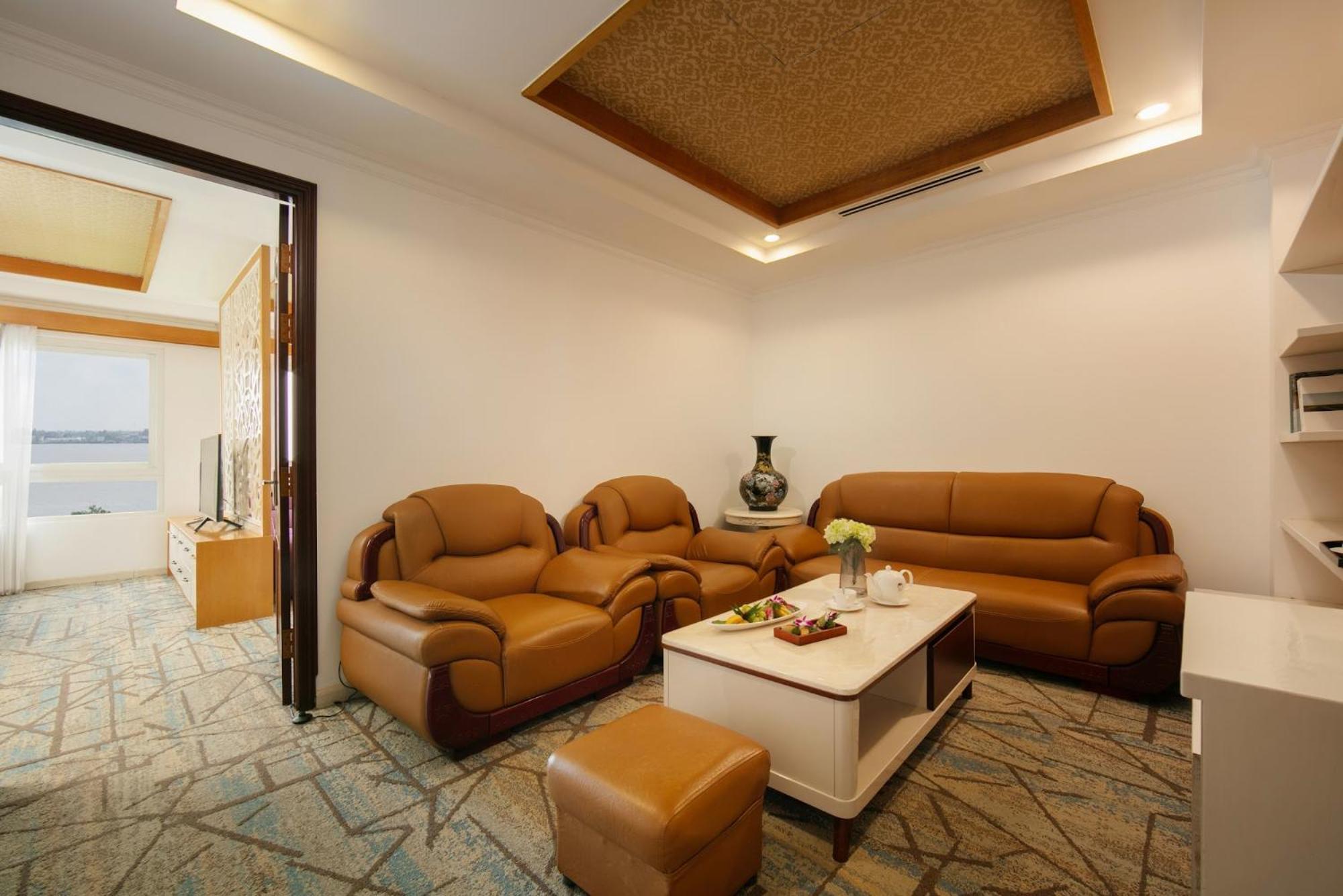 Nesta Hotel Кан То Екстериор снимка